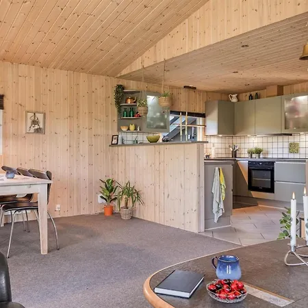 Fabian - 300m From The Sea By Interhome